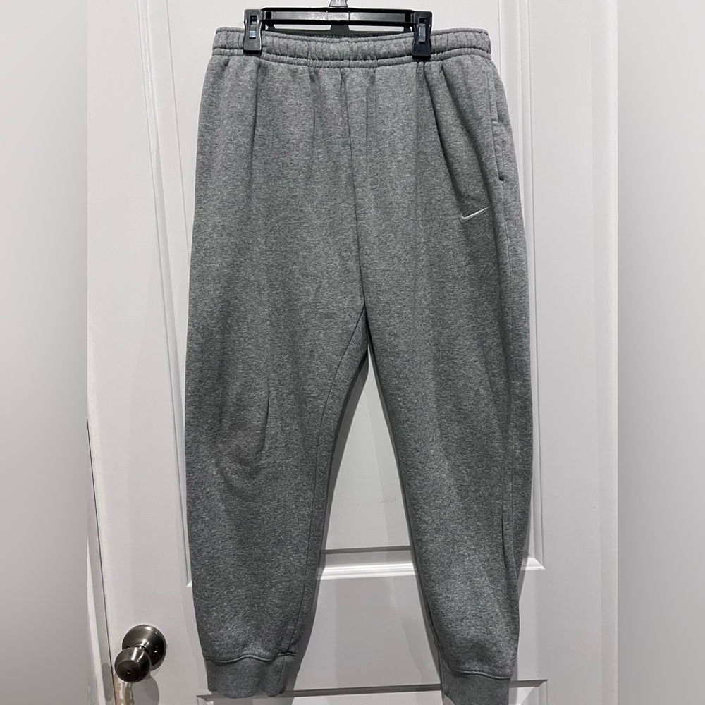 Nike Men's M Club Fleece Heather Gray Joggers